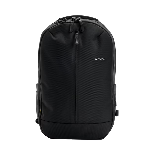 Incase Tracks 25L 双肩包